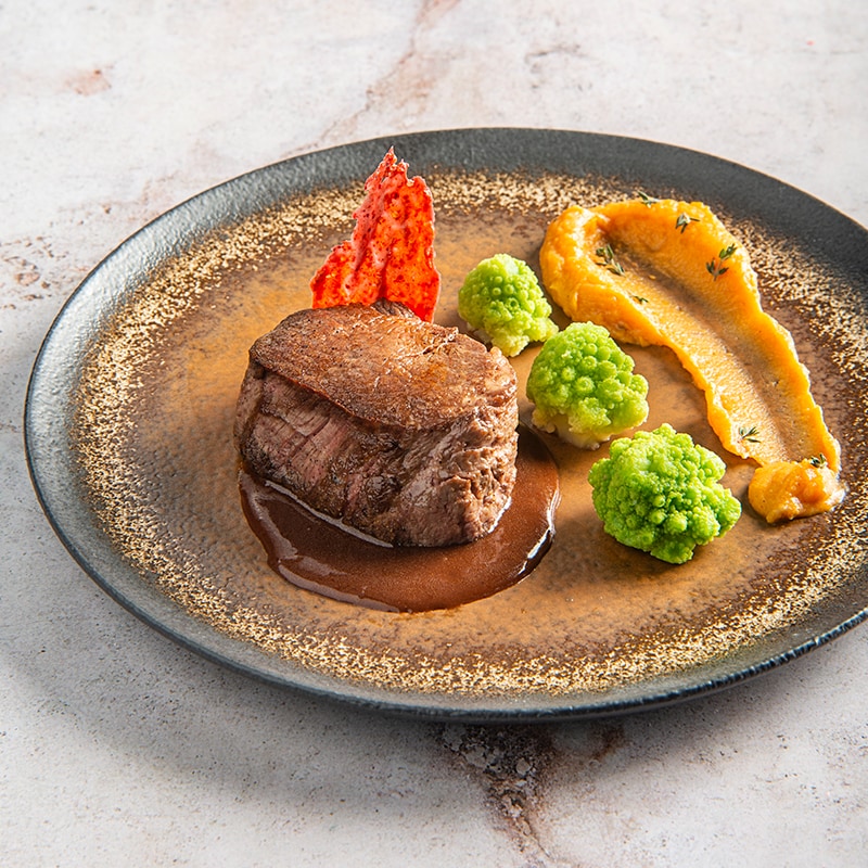 Телешки стек с пюре от сладък картоф и сос "Еспаньол"